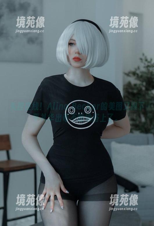 失控在线！Alina Becker的美图又跟下平礼华出奇不意地搭上了。